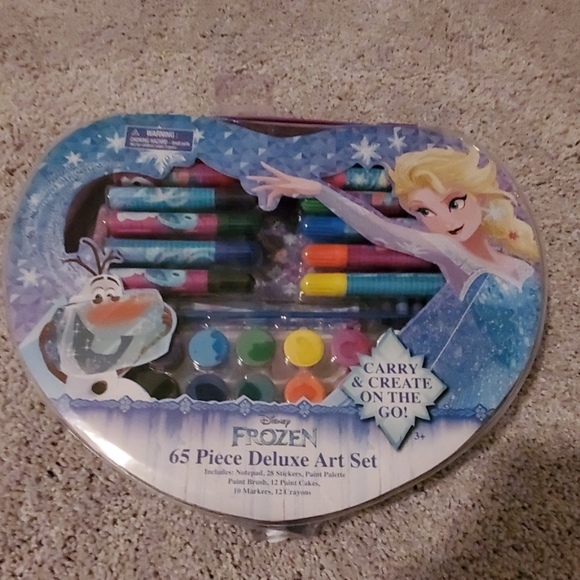 Disney Other - NWOT DISNEY FROZEN  65 PIECE DELUXE ART SET